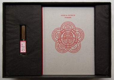 Curiositas [flacon de parfum]