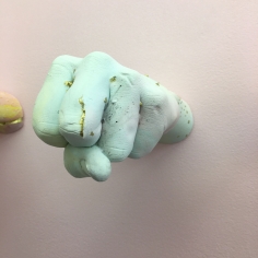 « Hand me down your love », 2018 [Mains]