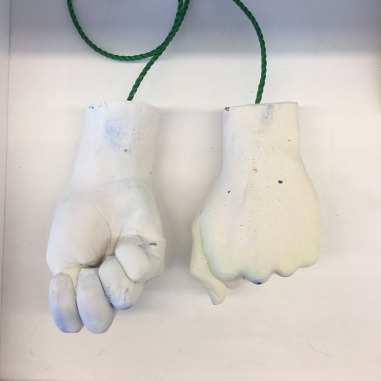« Hand me down your love », 2018 [Paire de mains]