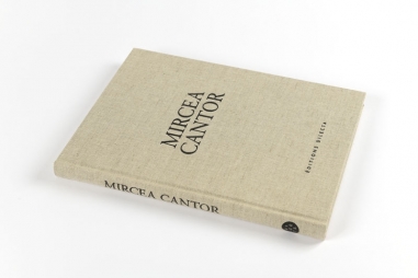 Mircea Cantor – Monograph